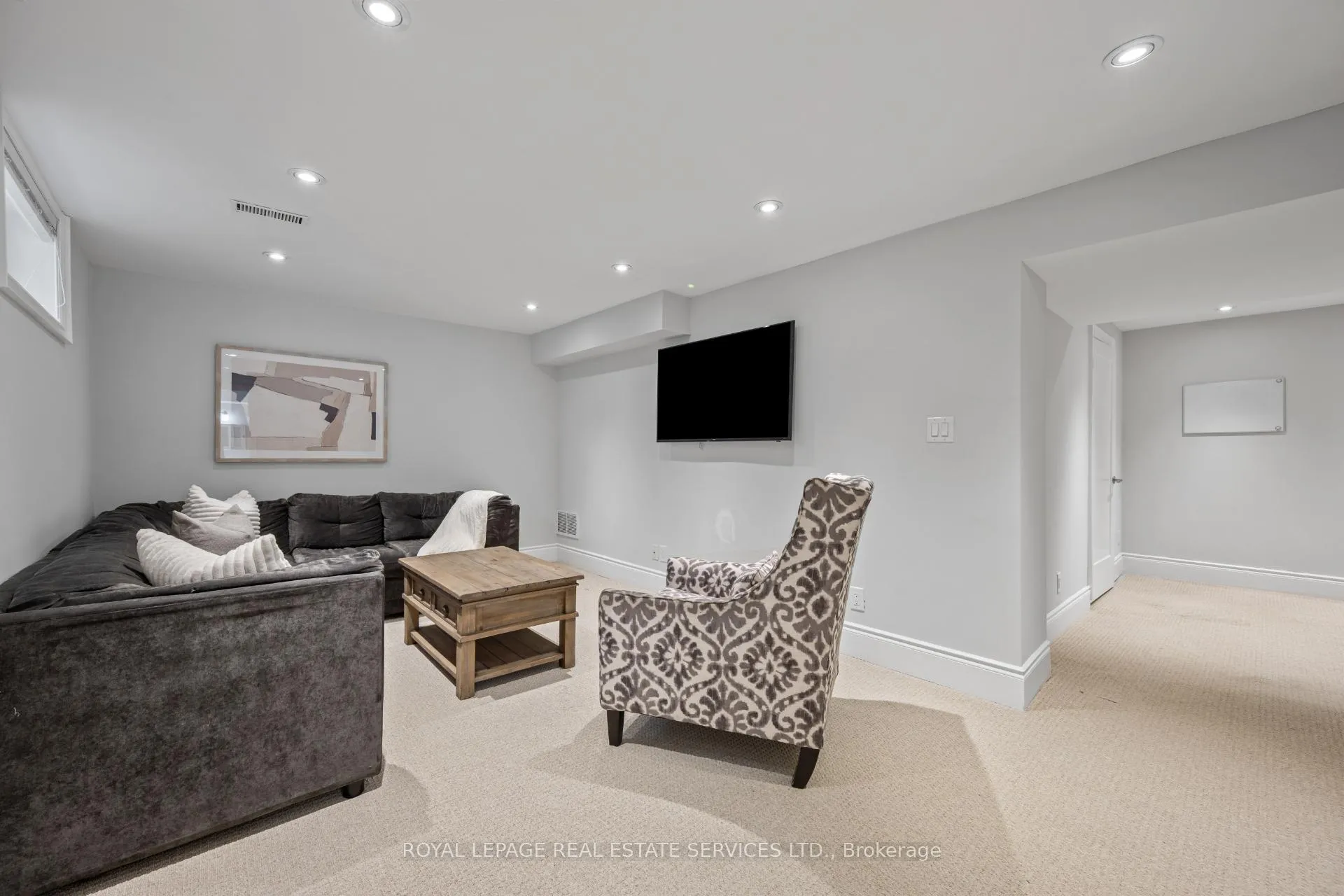 Photo 25 of 10 Glenellen Drive W, Etobicoke, Stonegate-Queensway — HOMEH