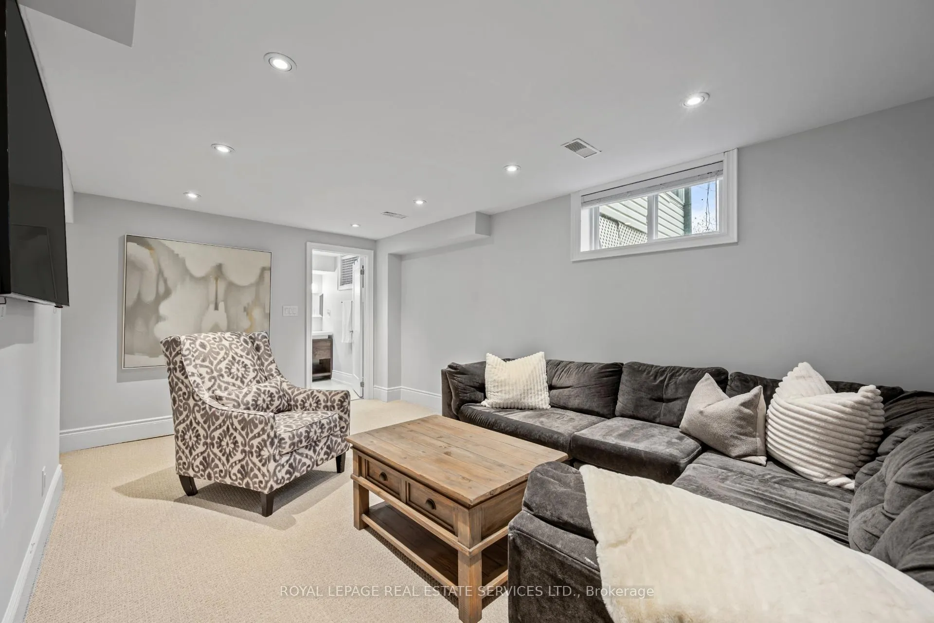 Photo 26 of 10 Glenellen Drive W, Etobicoke, Stonegate-Queensway — HOMEH