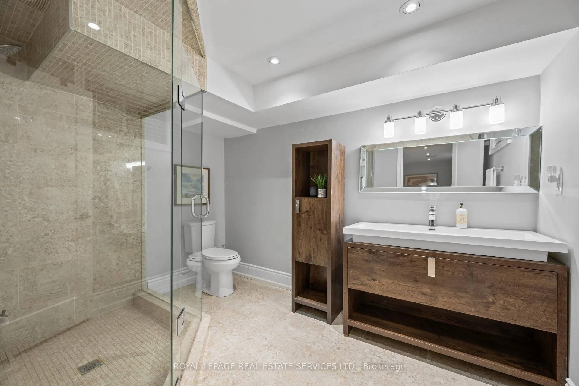 Photo 27 of 10 Glenellen Drive W, Etobicoke, Stonegate-Queensway — HOMEH