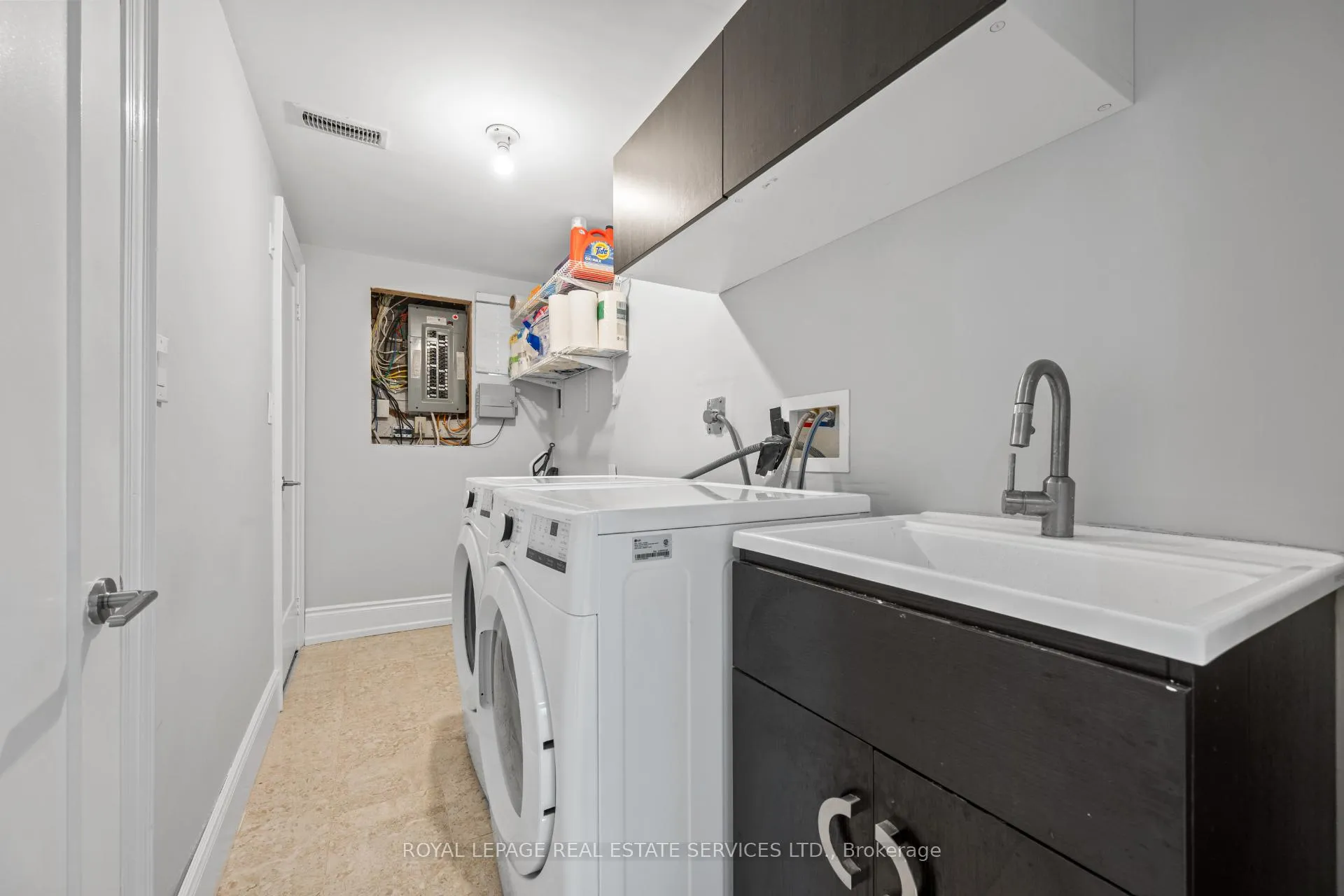 Photo 29 of 10 Glenellen Drive W, Etobicoke, Stonegate-Queensway — HOMEH
