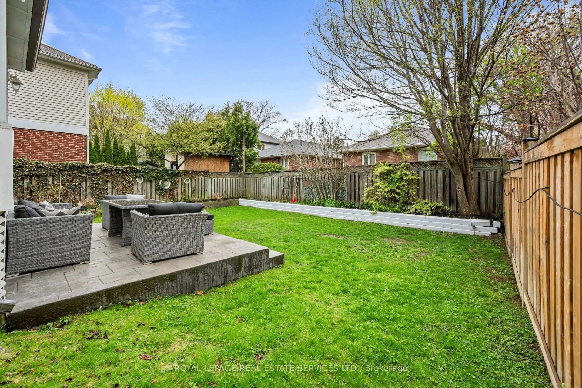 Photo 30 of 10 Glenellen Drive W, Etobicoke, Stonegate-Queensway — HOMEH