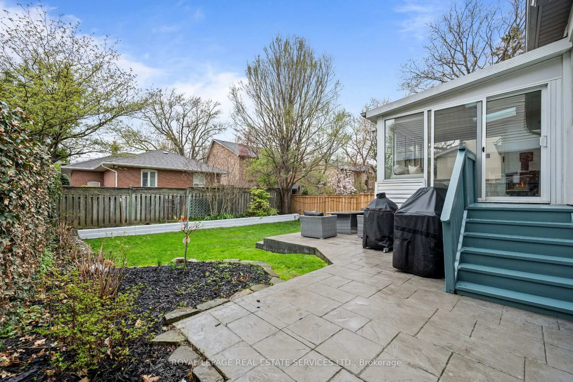 Photo 31 of 10 Glenellen Drive W, Etobicoke, Stonegate-Queensway — HOMEH