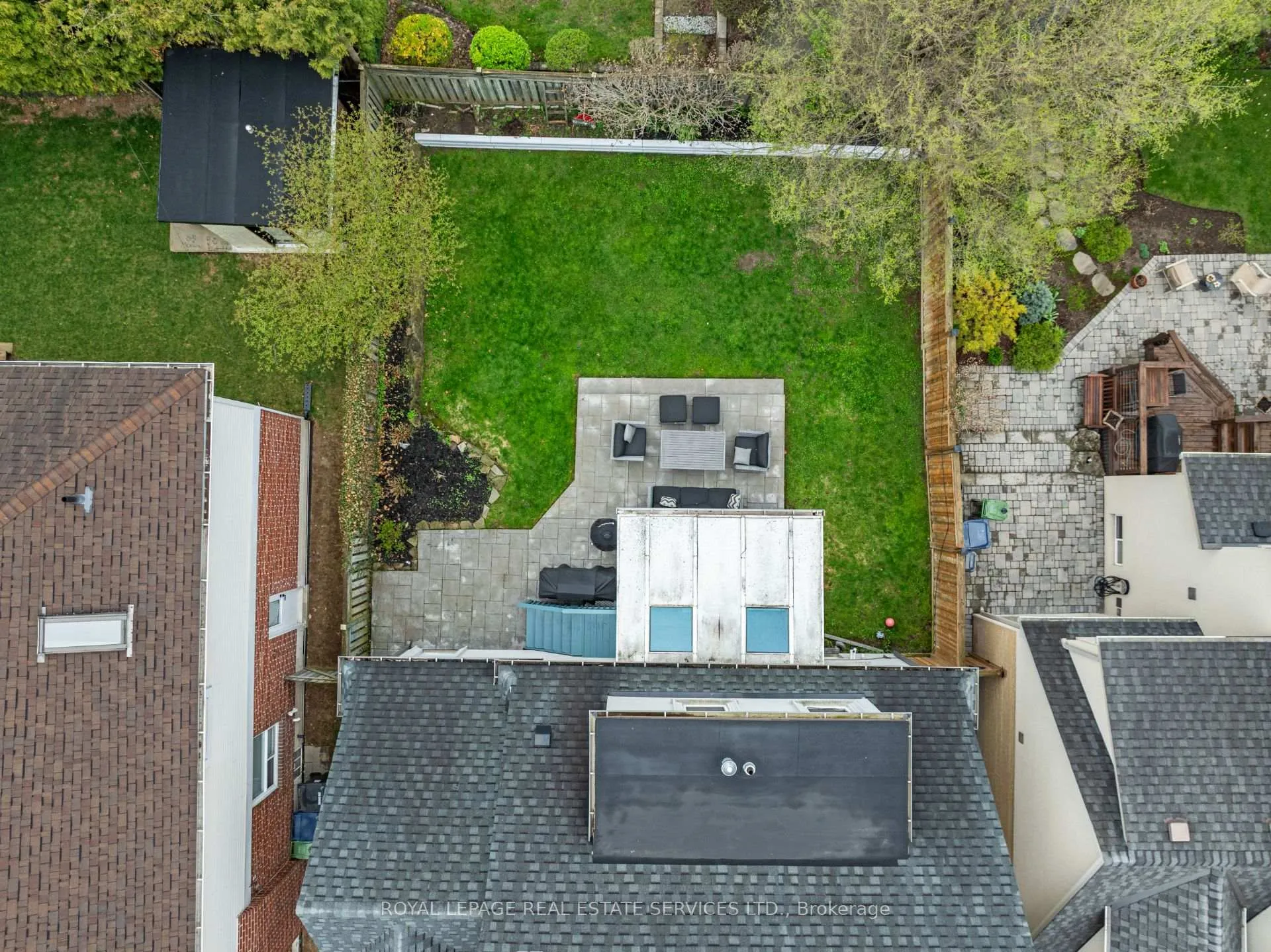 Photo 35 of 10 Glenellen Drive W, Etobicoke, Stonegate-Queensway — HOMEH