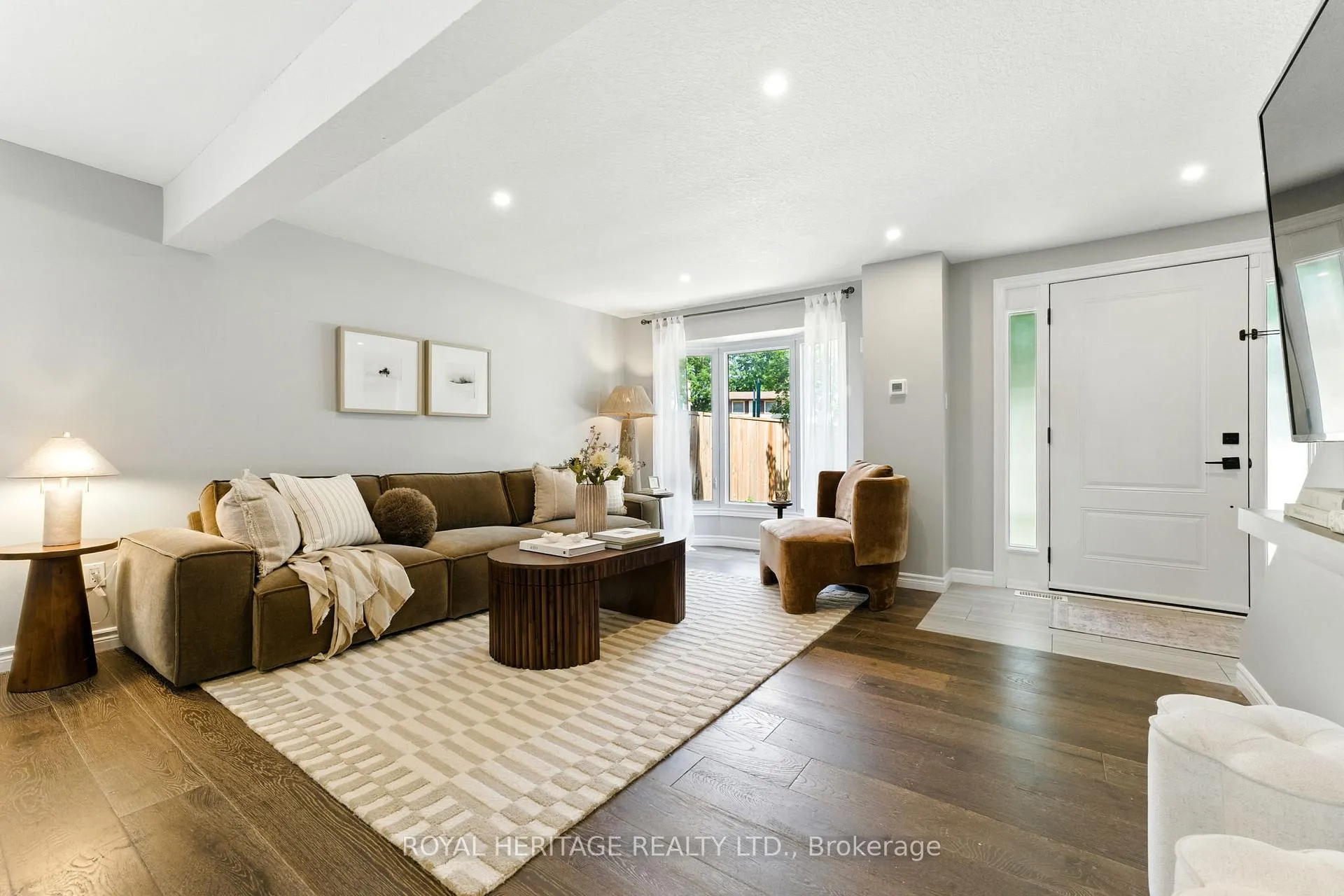 Photo 6 of 35 Aspen Valley Crescent, Guelph, Kortright West — HOMEH