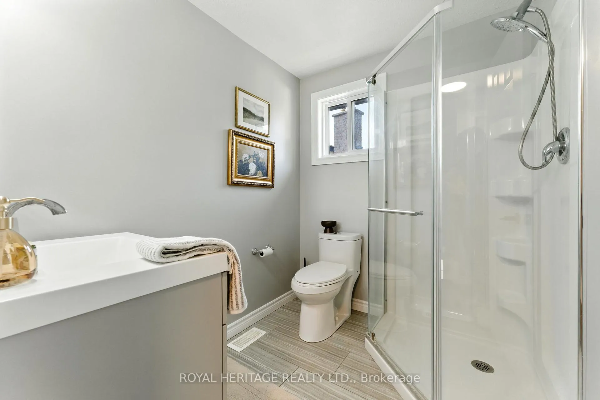Photo 17 of 35 Aspen Valley Crescent, Guelph, Kortright West — HOMEH