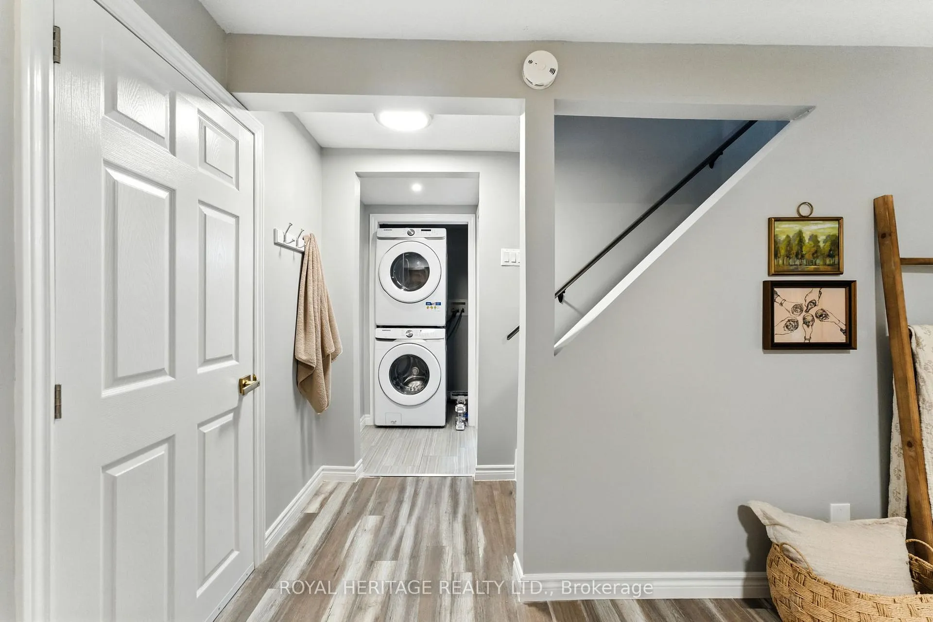 Photo 25 of 35 Aspen Valley Crescent, Guelph, Kortright West — HOMEH
