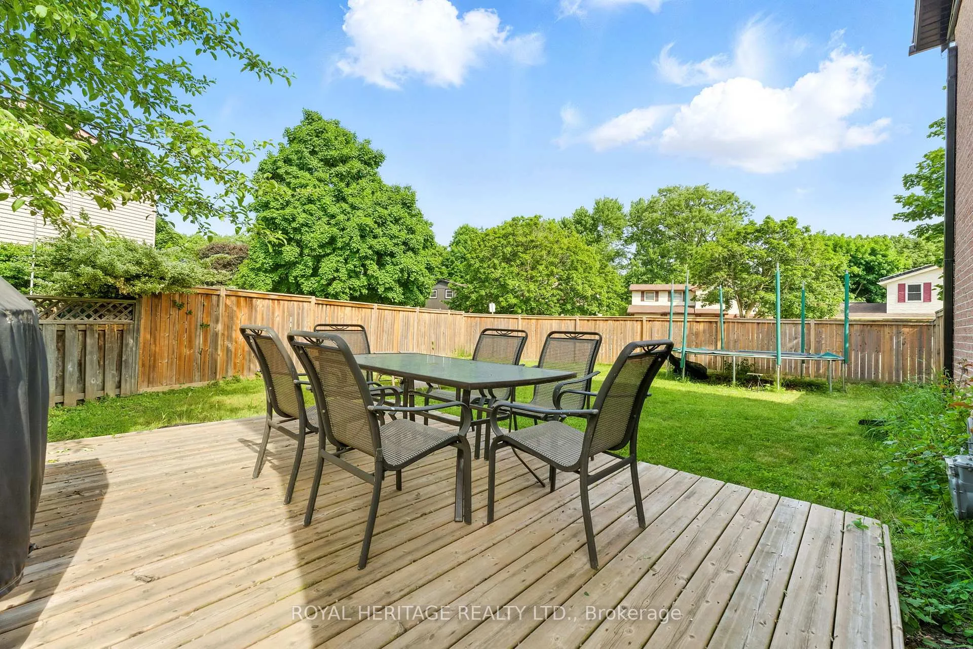 Photo 33 of 35 Aspen Valley Crescent, Guelph, Kortright West — HOMEH