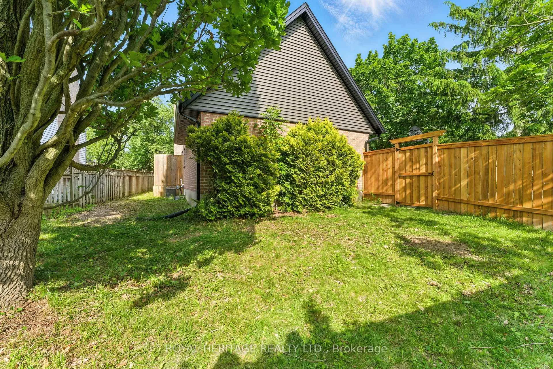 Photo 47 of 35 Aspen Valley Crescent, Guelph, Kortright West — HOMEH