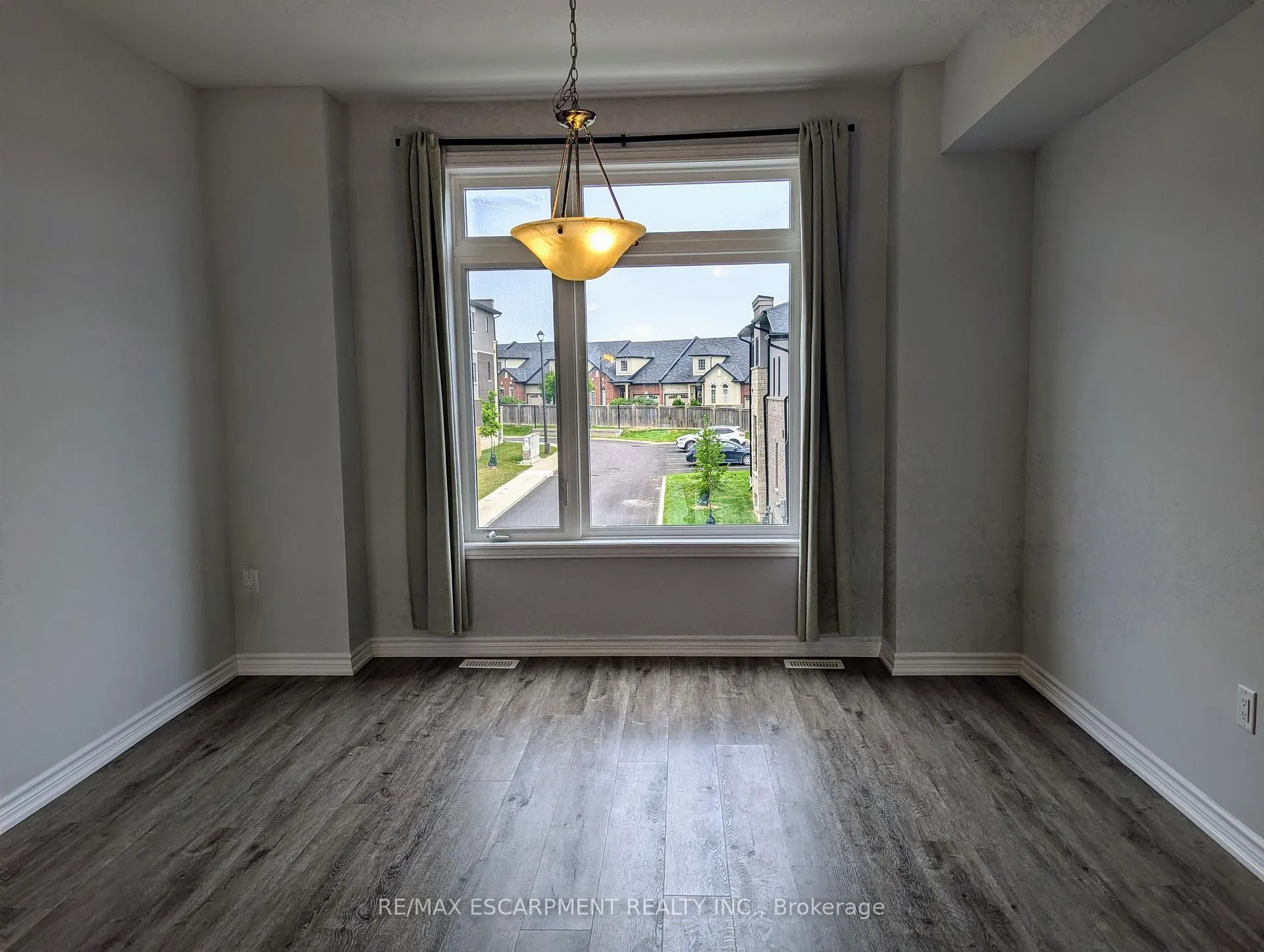 Photo 5 of 54 Cadwell Lane, Hamilton, Mountview — HOMEH
