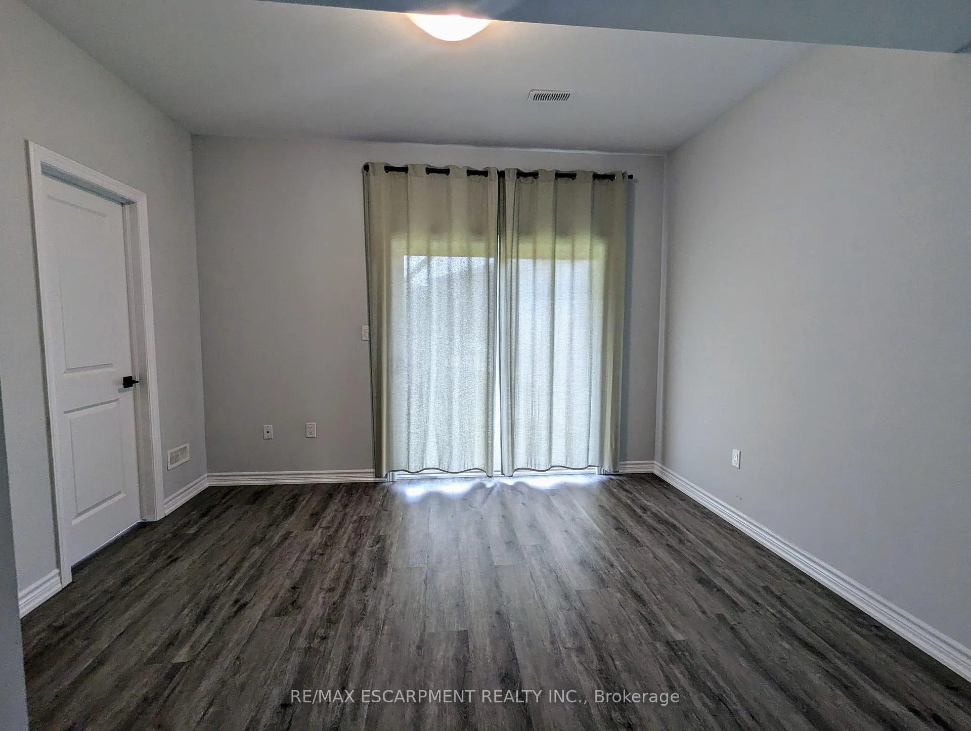 Photo 10 of 54 Cadwell Lane, Hamilton, Mountview — HOMEH
