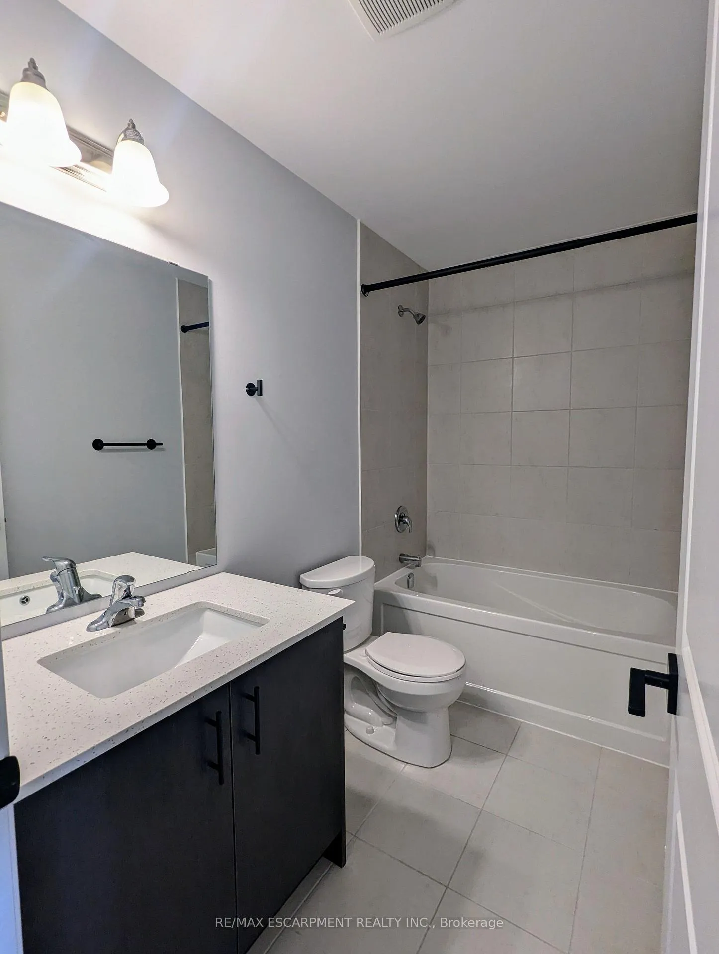 Photo 16 of 54 Cadwell Lane, Hamilton, Mountview — HOMEH
