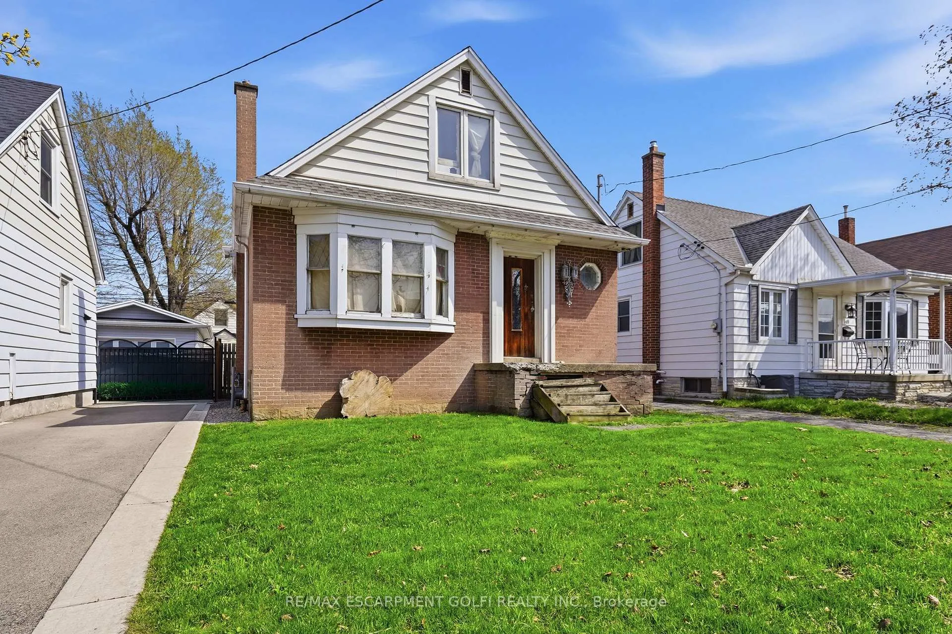 Photo 2 of 145 Auburn Avenue, Hamilton, Bartonville — HOMEH