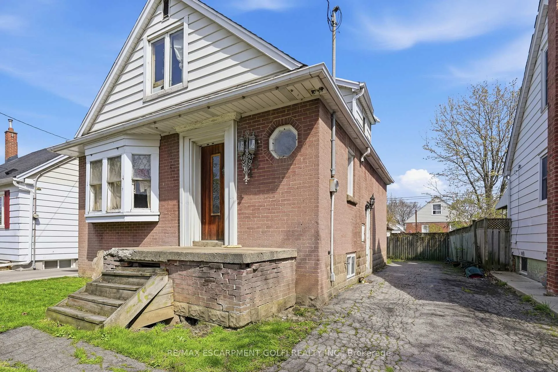 Photo 3 of 145 Auburn Avenue, Hamilton, Bartonville — HOMEH