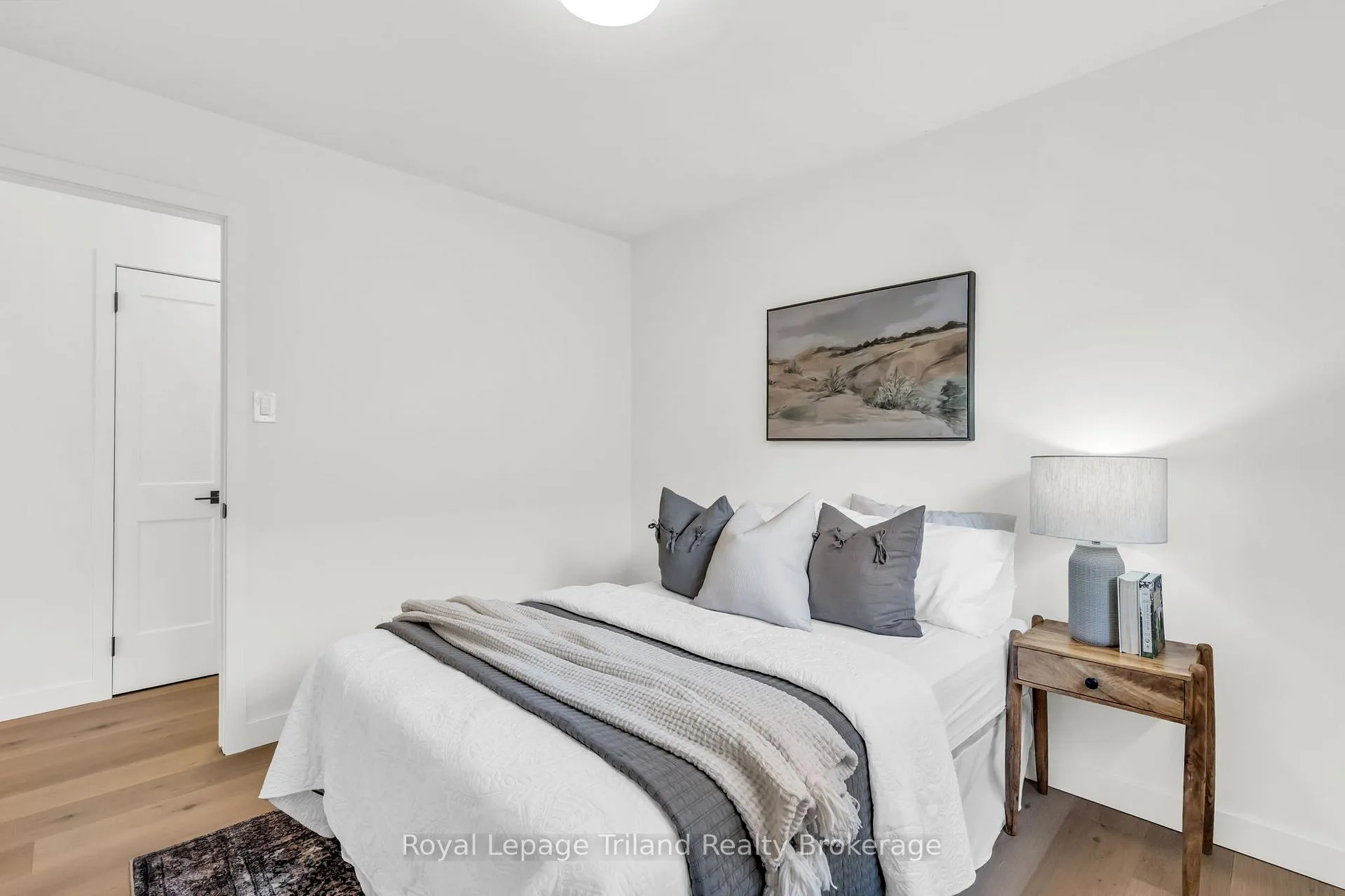 Photo 16 of 64 Hickory Boulevard W, Strathroy-Caradoc, SE — HOMEH