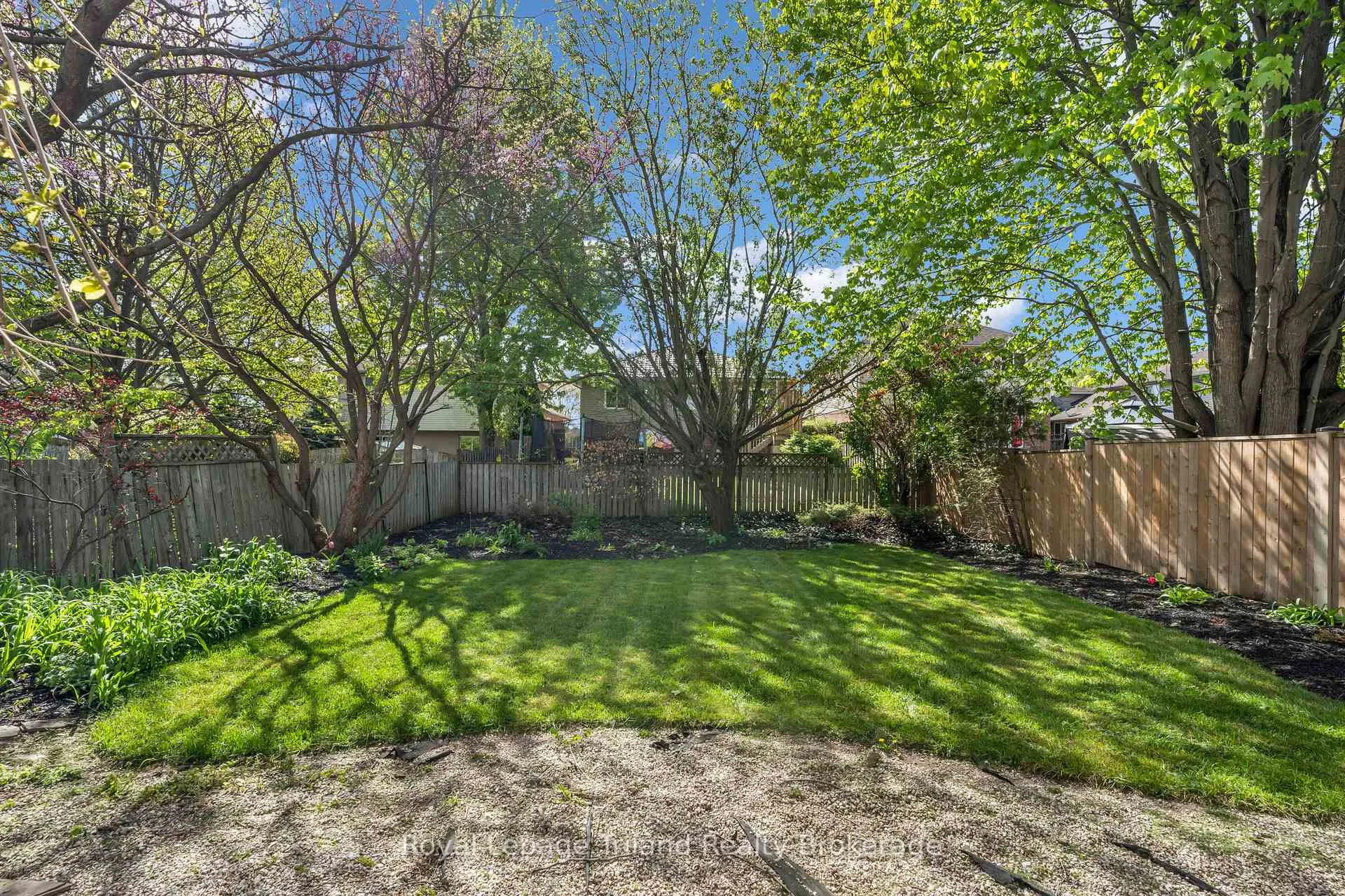 Photo 26 of 64 Hickory Boulevard W, Strathroy-Caradoc, SE — HOMEH
