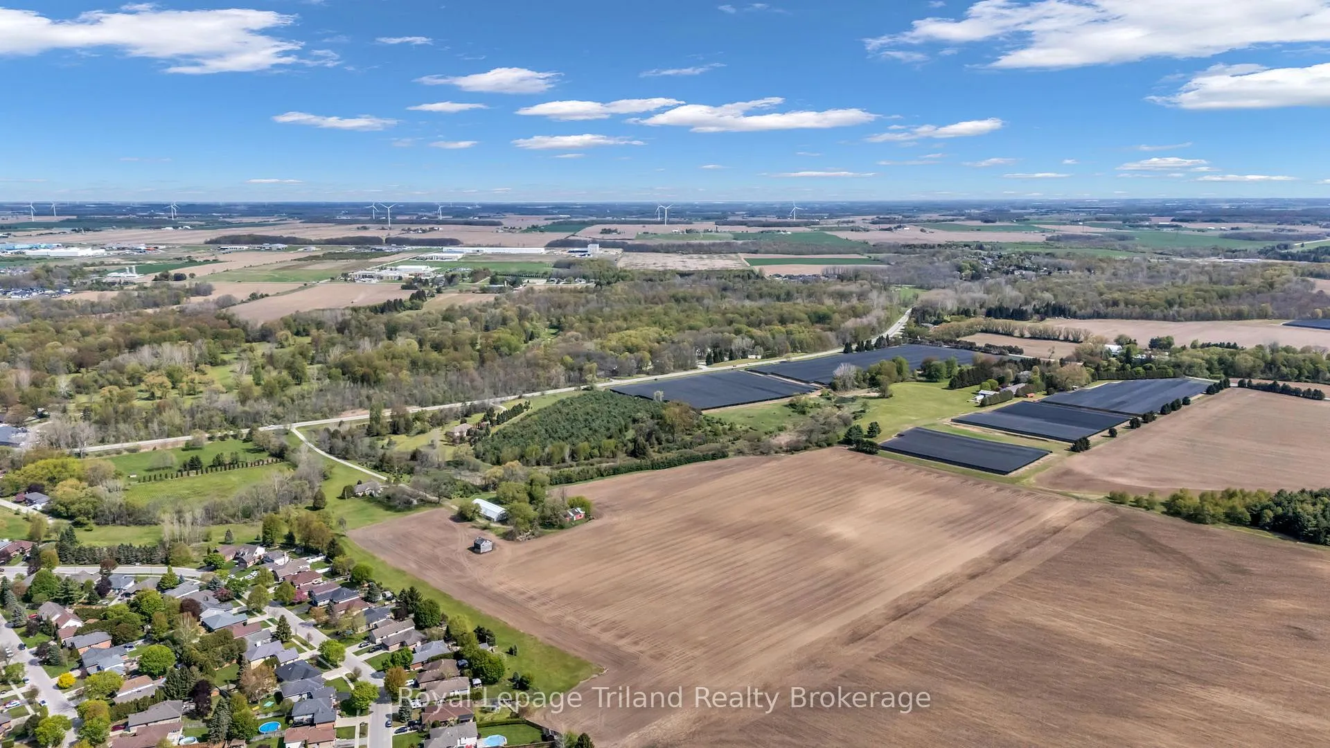 Photo 31 of 64 Hickory Boulevard W, Strathroy-Caradoc, SE — HOMEH