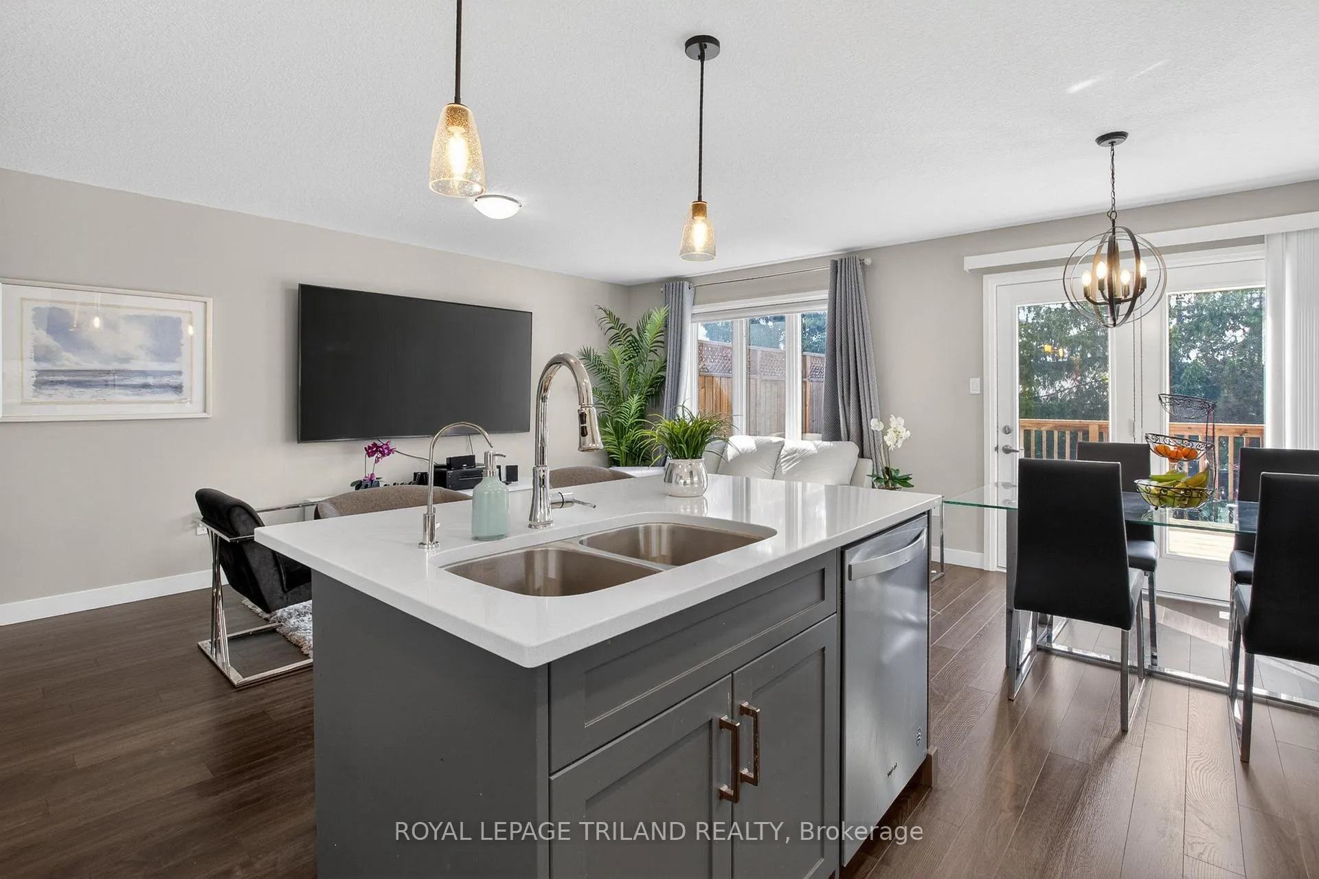 Photo 11 of 1199 Blackwell Boulevard, London, North C — HOMEH