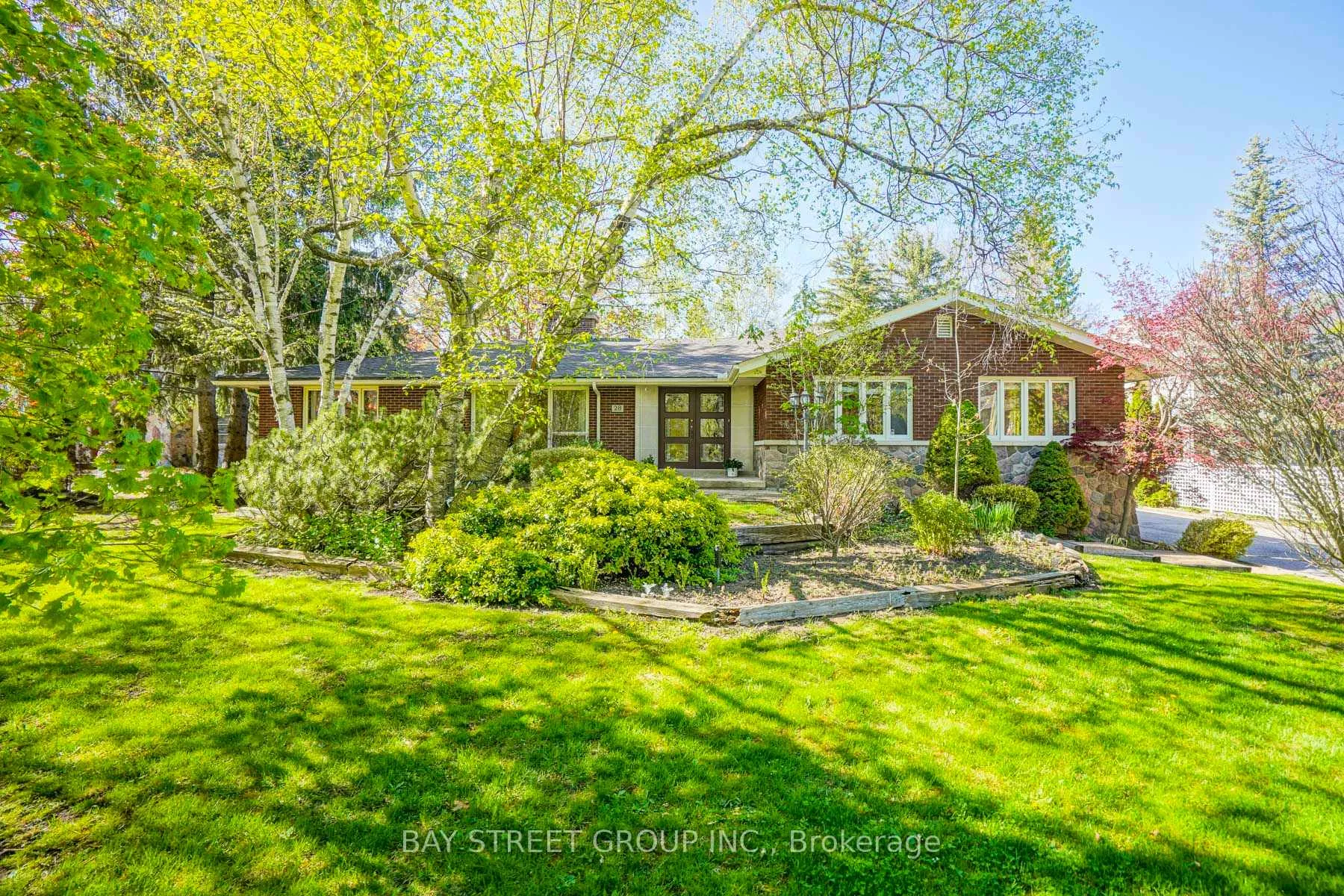 Photo 2 of 28 Wembley Avenue, Markham, Unionville — HOMEH