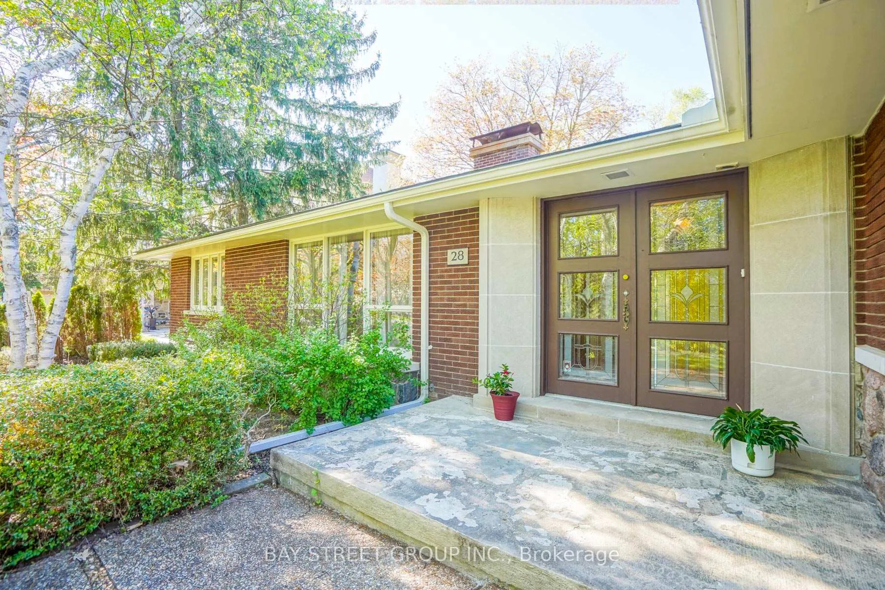 Photo 3 of 28 Wembley Avenue, Markham, Unionville — HOMEH