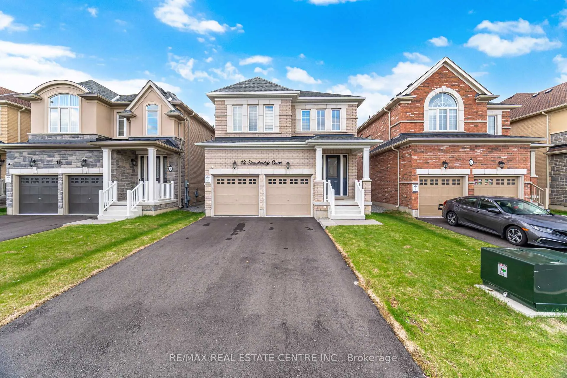 Photo 3 of 12 Shawbridge Court, Hamilton, Stoney Creek Mountain — HOMEH