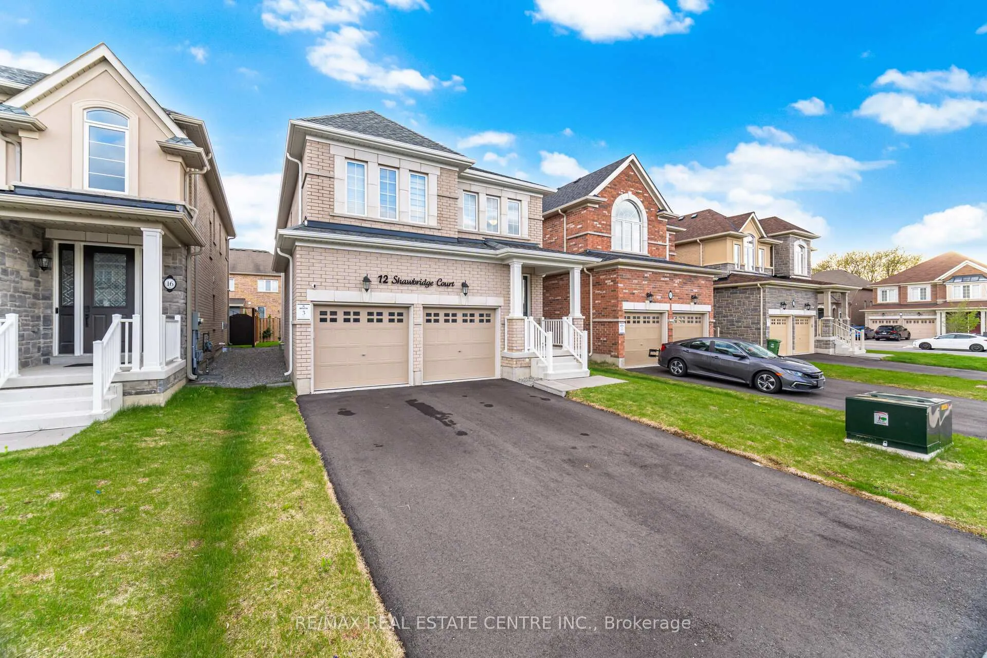 Photo 4 of 12 Shawbridge Court, Hamilton, Stoney Creek Mountain — HOMEH