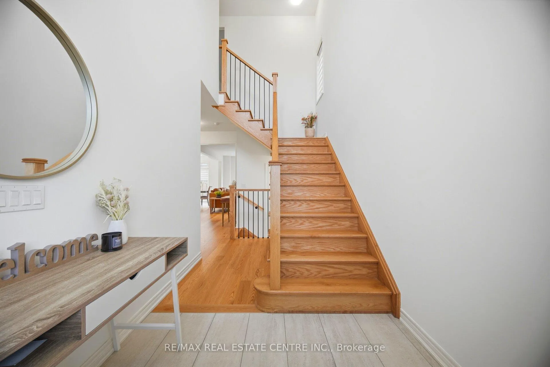 Photo 9 of 12 Shawbridge Court, Hamilton, Stoney Creek Mountain — HOMEH