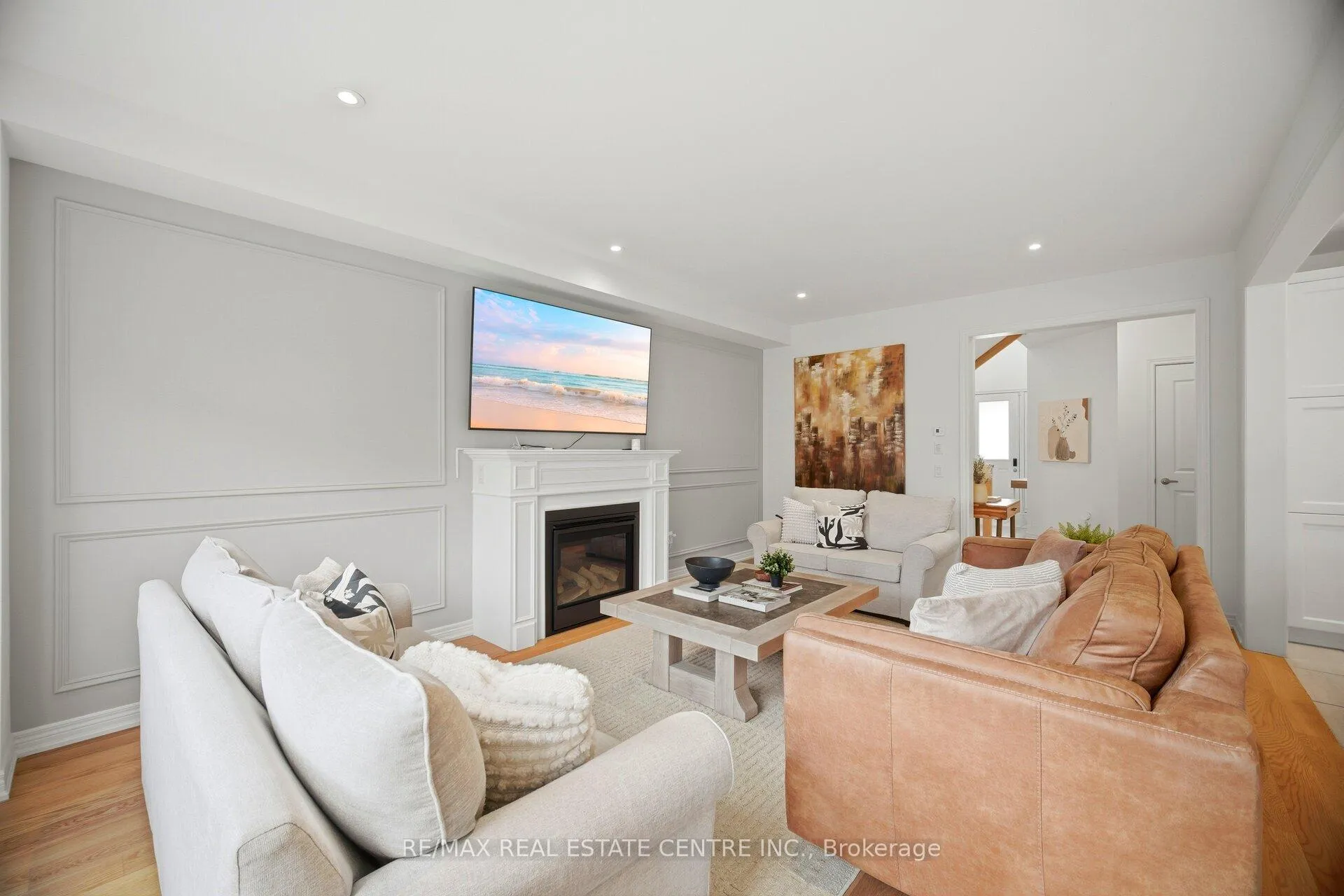 Photo 10 of 12 Shawbridge Court, Hamilton, Stoney Creek Mountain — HOMEH