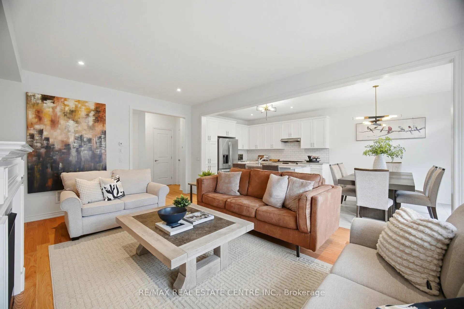 Photo 14 of 12 Shawbridge Court, Hamilton, Stoney Creek Mountain — HOMEH