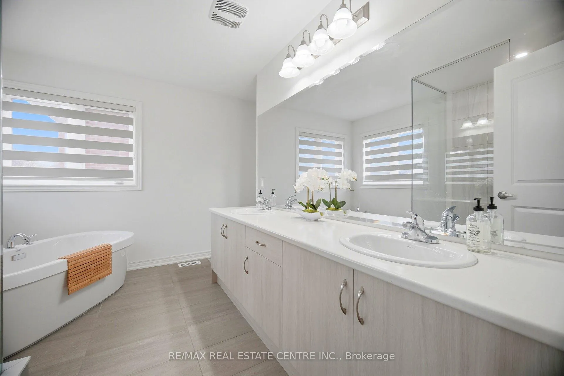 Photo 32 of 12 Shawbridge Court, Hamilton, Stoney Creek Mountain — HOMEH