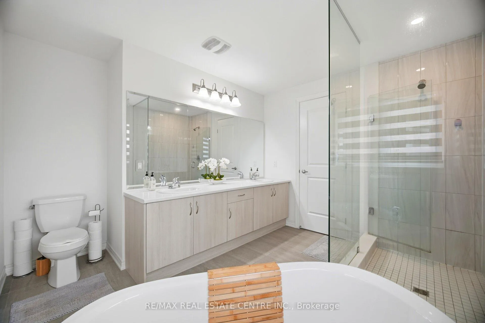 Photo 36 of 12 Shawbridge Court, Hamilton, Stoney Creek Mountain — HOMEH