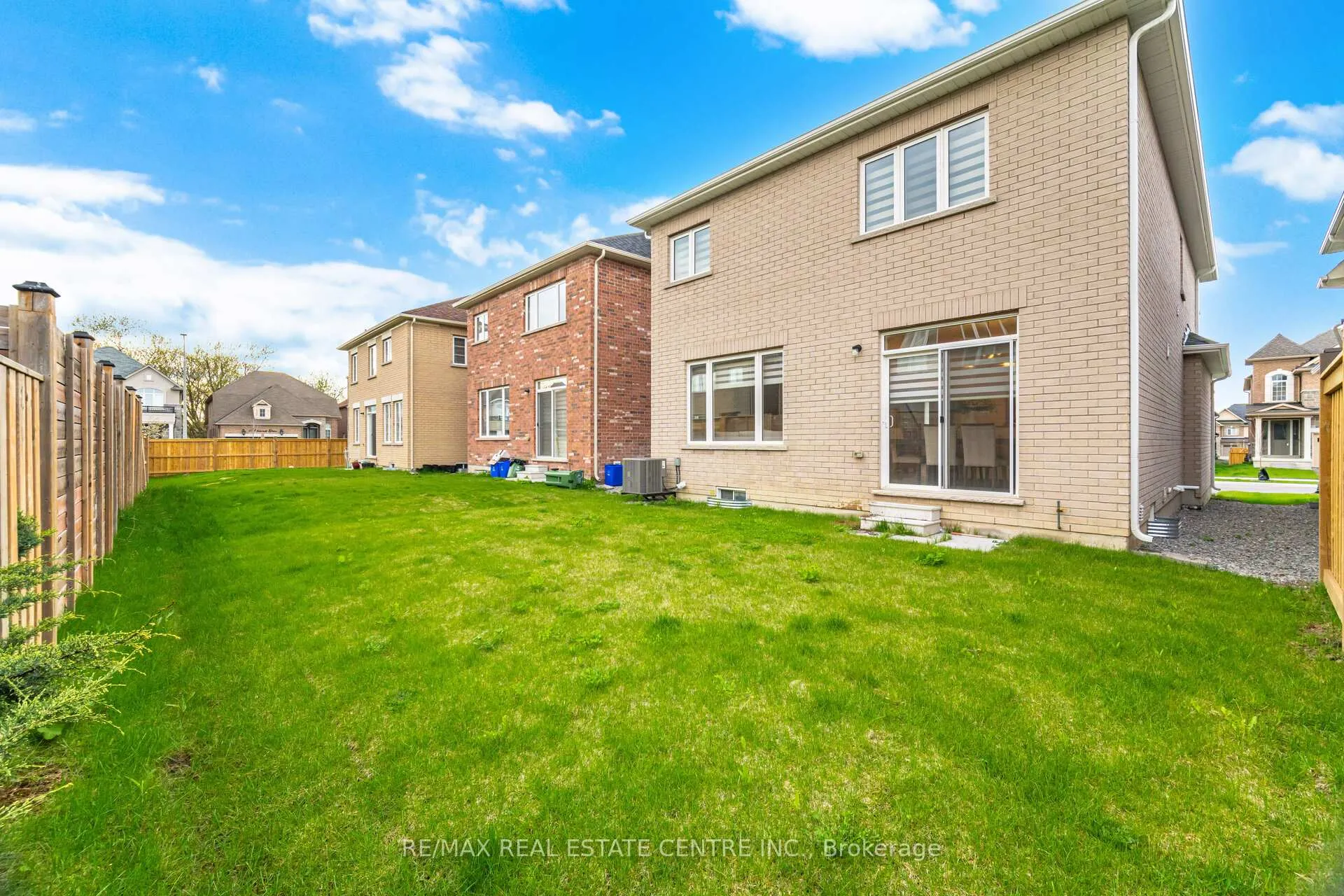 Photo 49 of 12 Shawbridge Court, Hamilton, Stoney Creek Mountain — HOMEH
