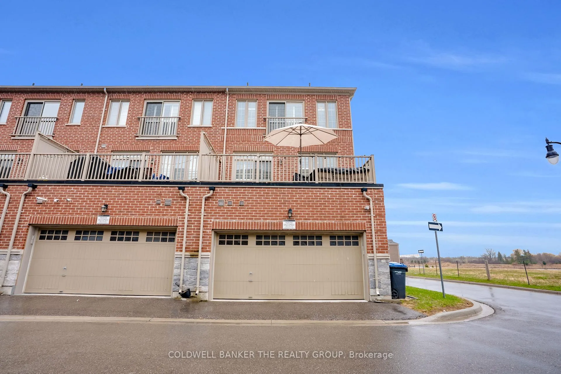 Photo 4 of 52 Brushwood Drive, Brampton, Bram West — HOMEH