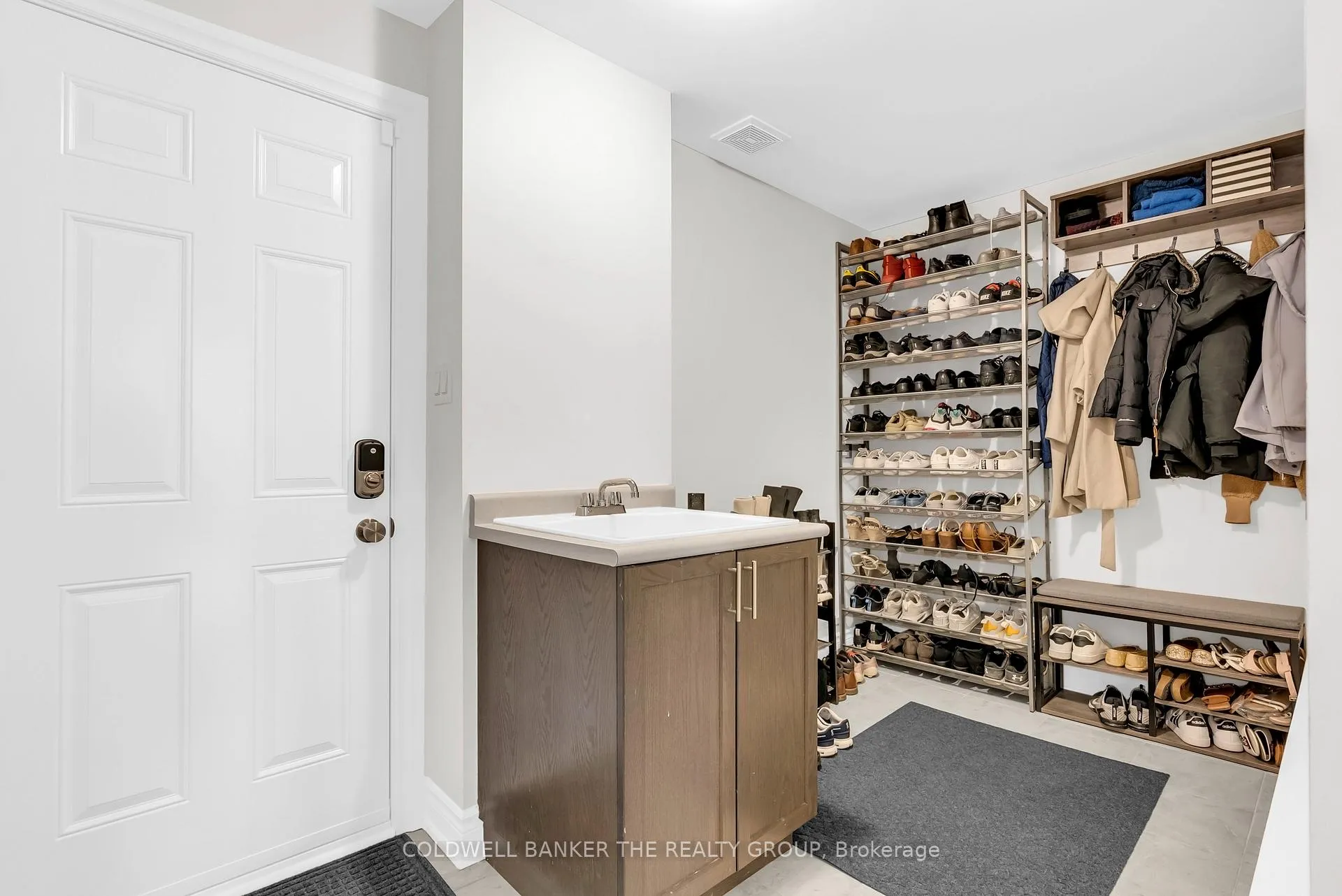 Photo 10 of 52 Brushwood Drive, Brampton, Bram West — HOMEH