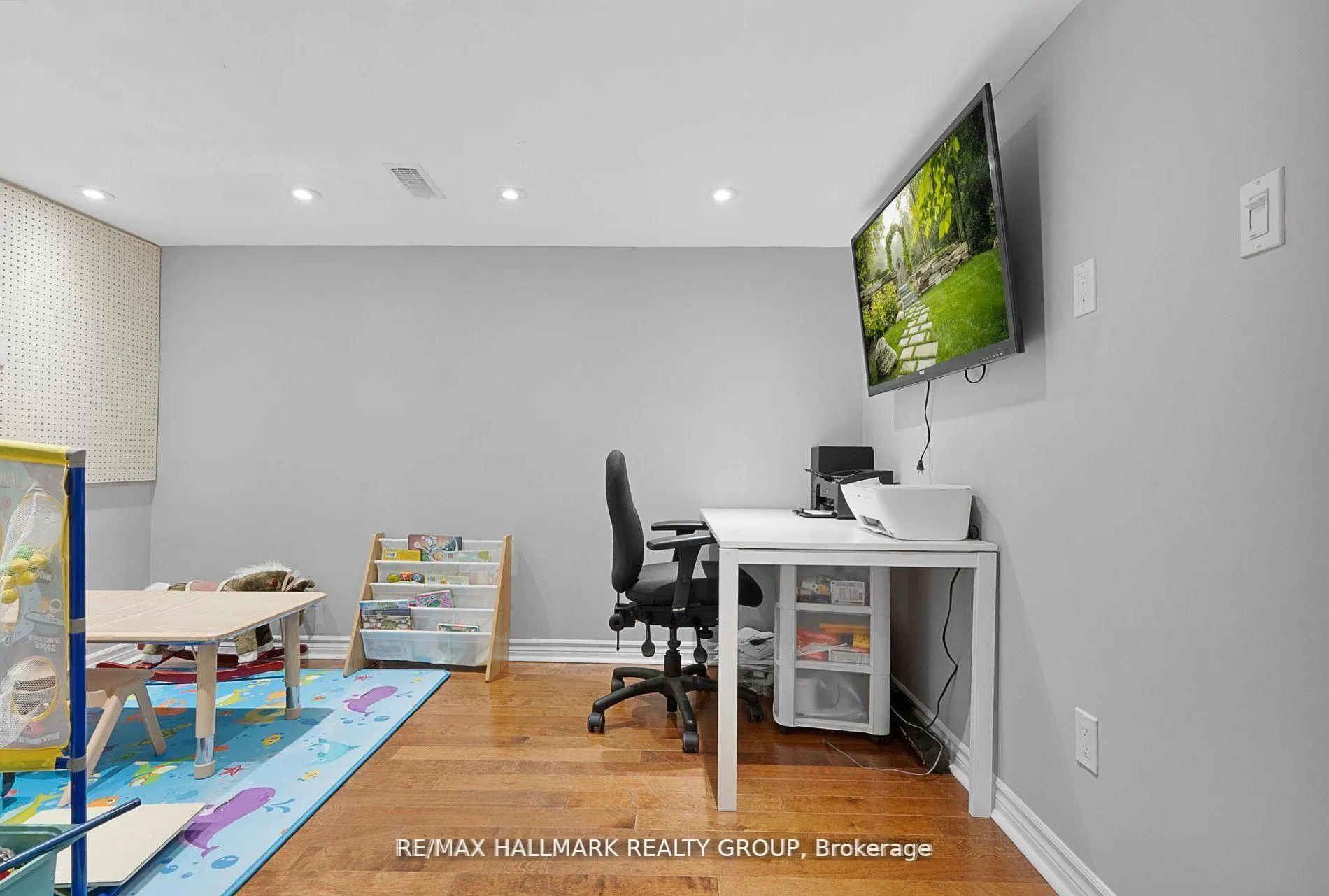 Photo 24 of 93 Cedarock Drive, Ottawa, Kanata - Bridlewood — HOMEH