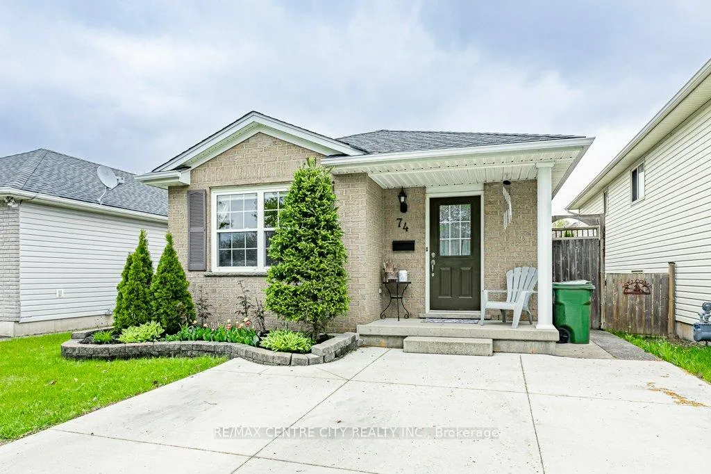 Photo 2 of 74 Juno Drive, St. Thomas — HOMEH