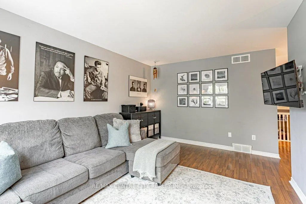 Photo 9 of 74 Juno Drive, St. Thomas — HOMEH