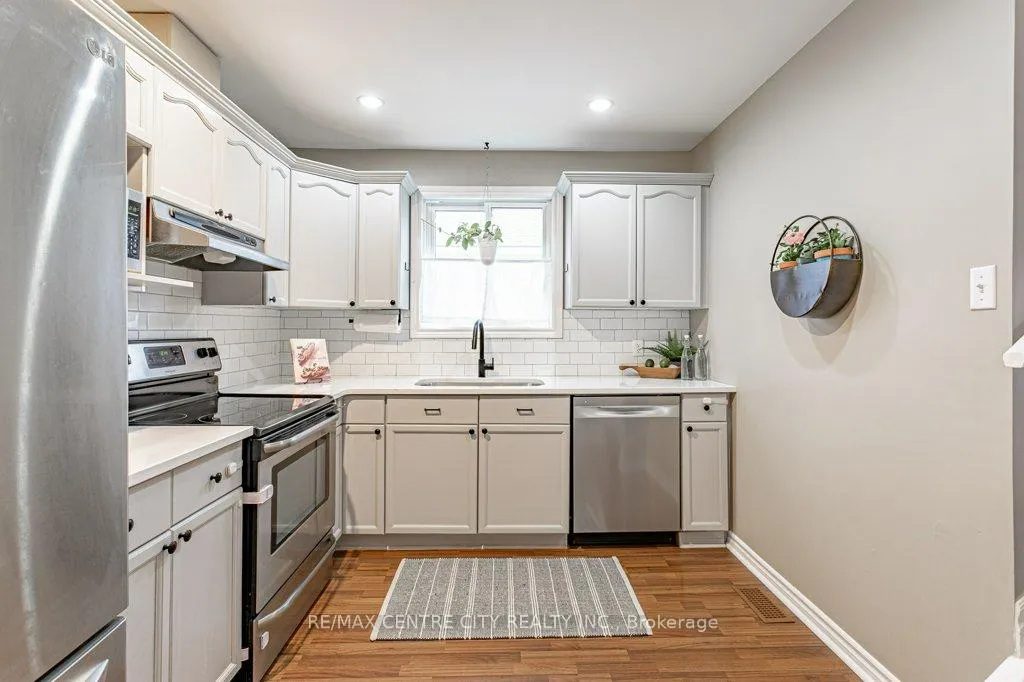 Photo 12 of 74 Juno Drive, St. Thomas — HOMEH