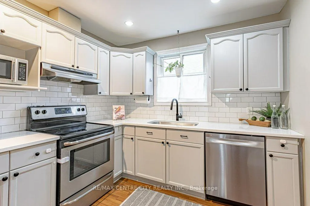 Photo 13 of 74 Juno Drive, St. Thomas — HOMEH