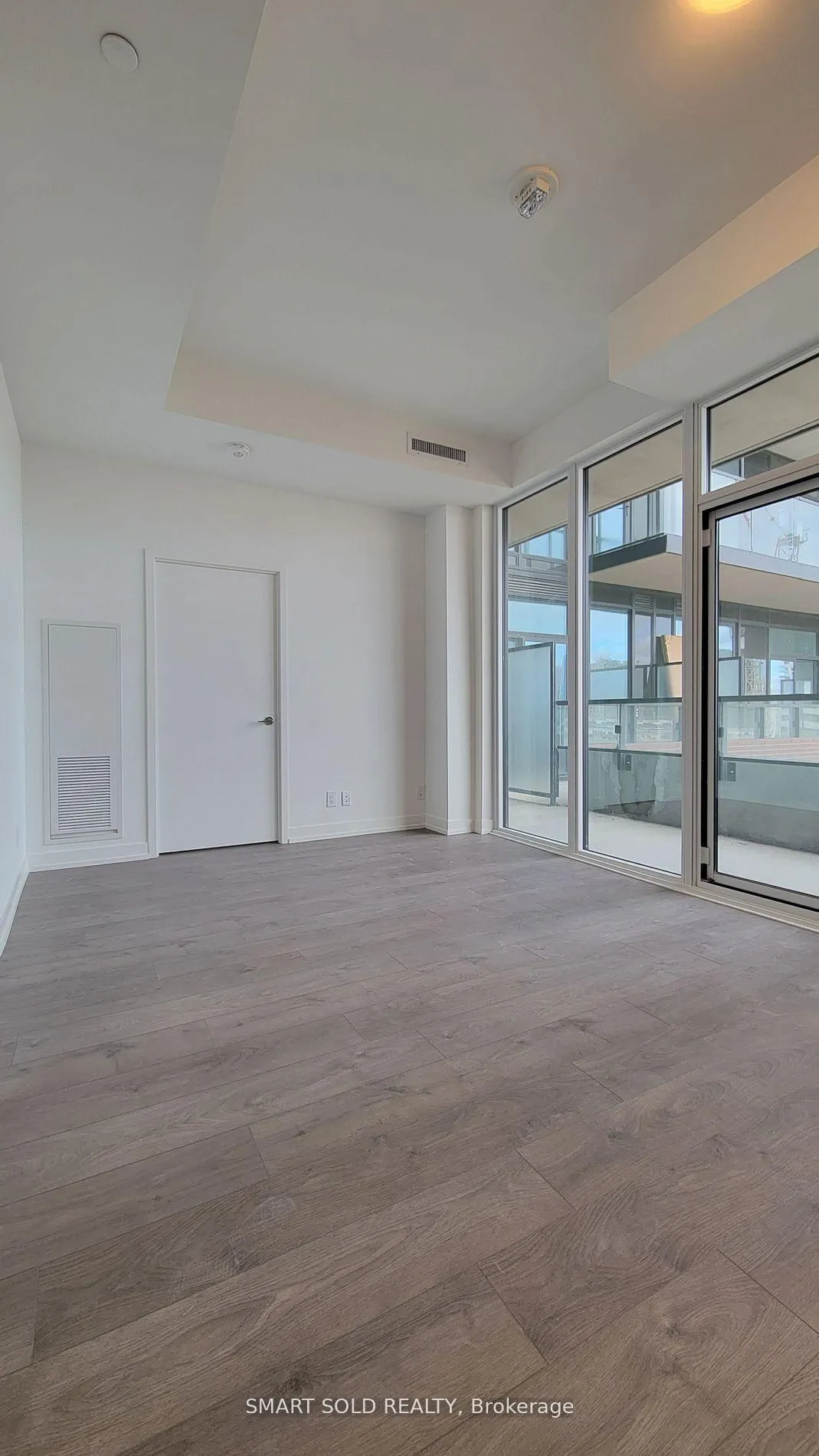Photo 4 of Unit 502, 270 Dufferin Street, Toronto, South Parkdale — HOMEH