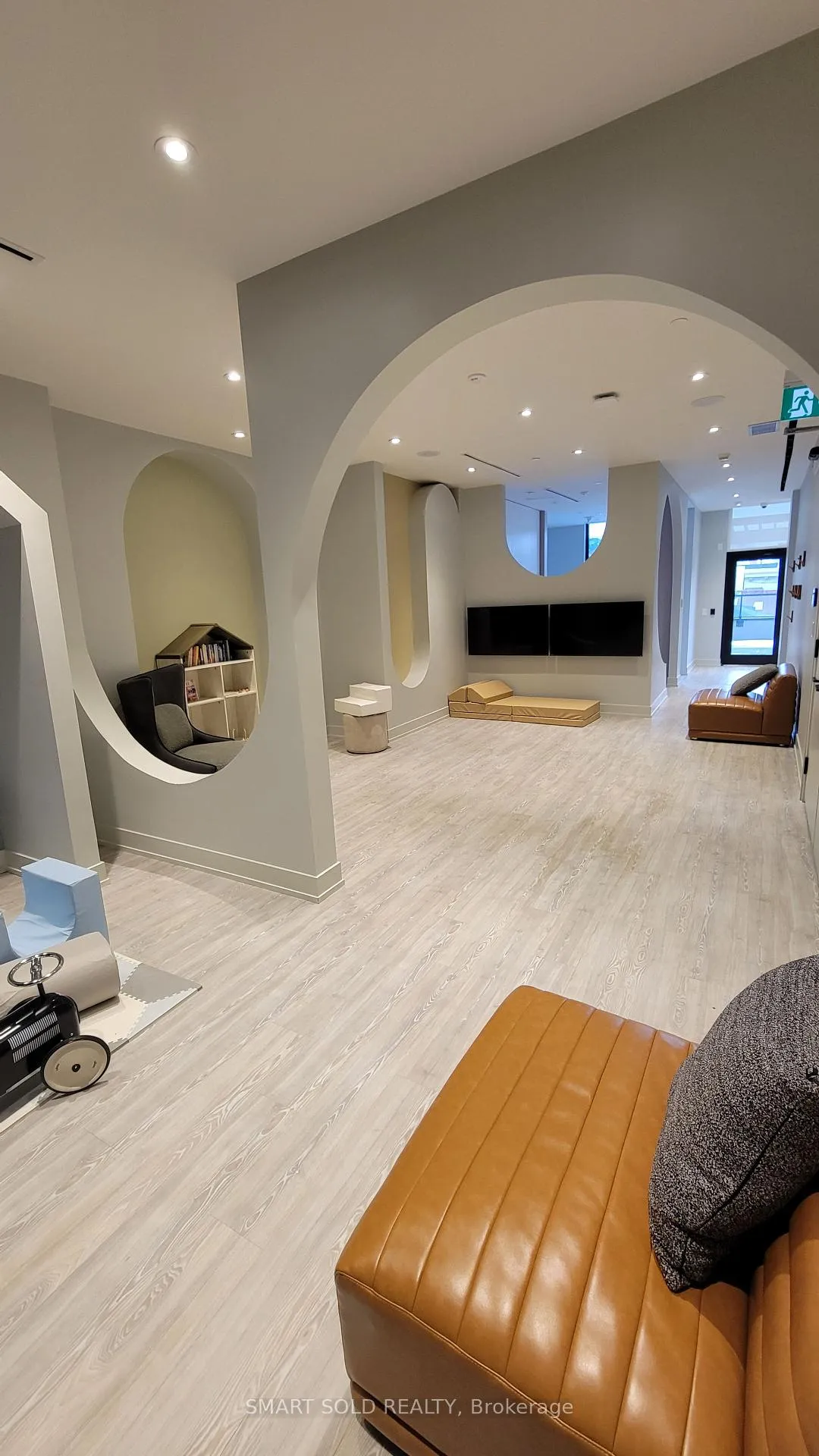 Photo 13 of Unit 502, 270 Dufferin Street, Toronto, South Parkdale — HOMEH