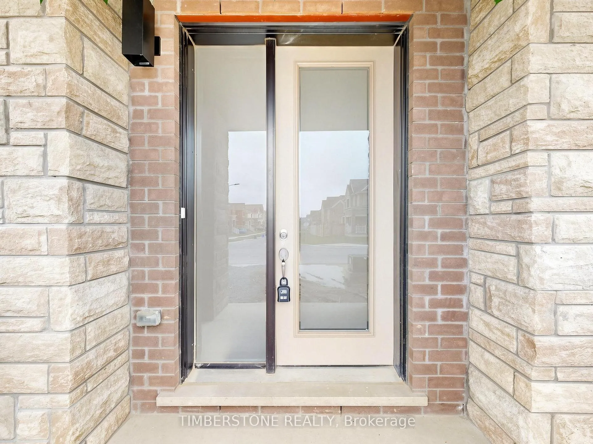 Photo 2 of 433 Coronation Road, Whitby, Rural Whitby — HOMEH