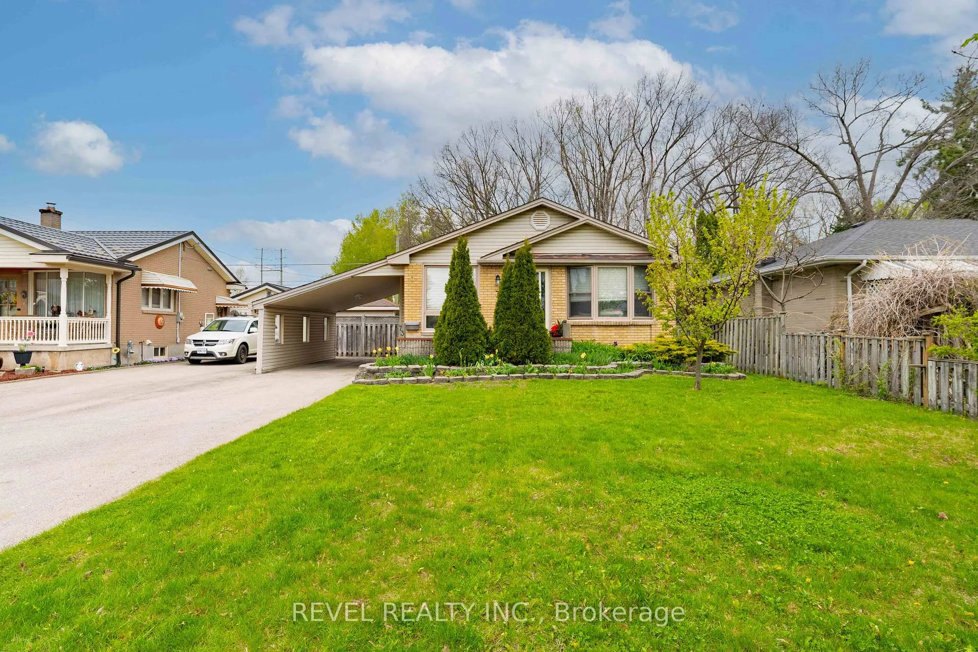 Photo 2 of 73 Queenston Crescent, London, East O — HOMEH
