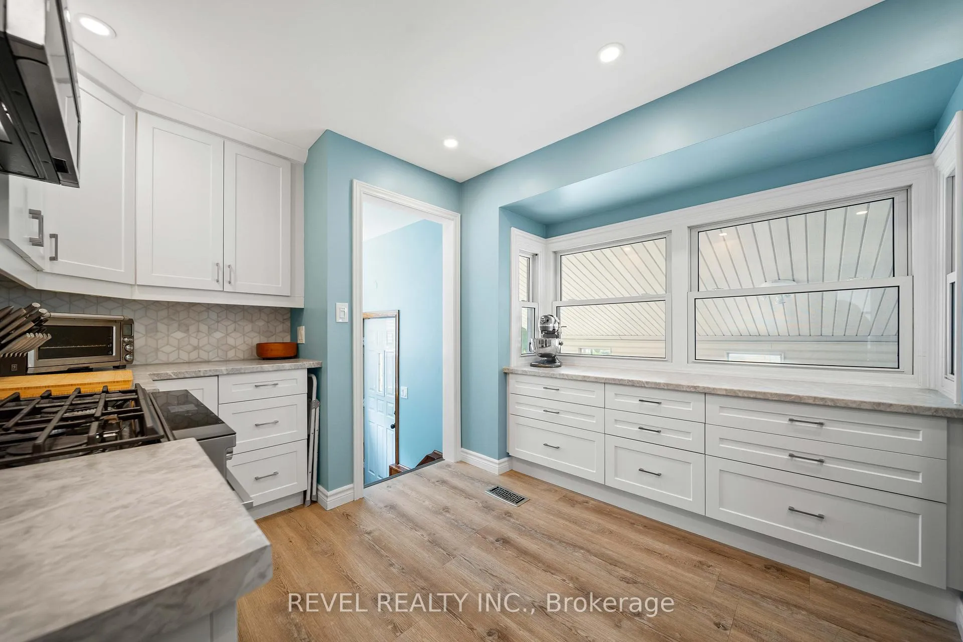 Photo 7 of 73 Queenston Crescent, London, East O — HOMEH