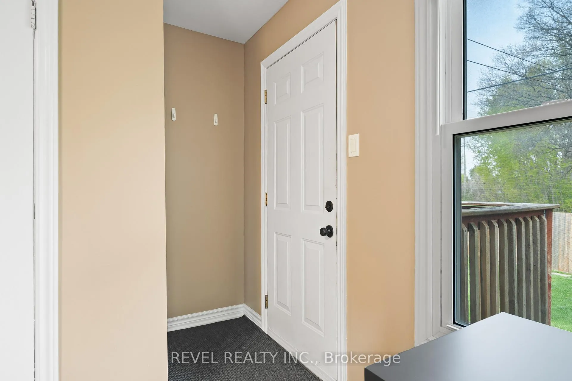 Photo 13 of 73 Queenston Crescent, London, East O — HOMEH