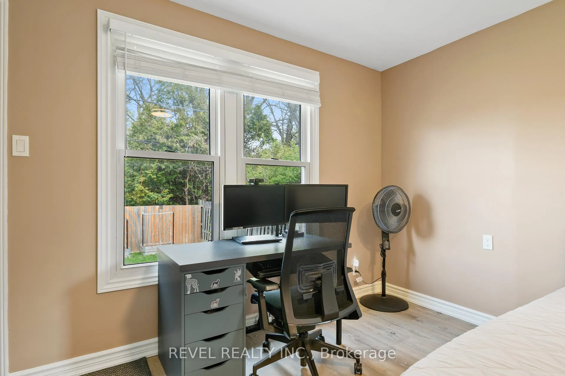 Photo 14 of 73 Queenston Crescent, London, East O — HOMEH