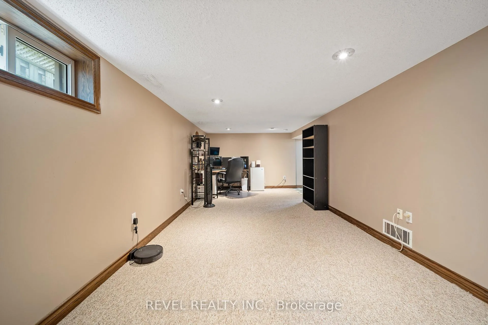 Photo 20 of 73 Queenston Crescent, London, East O — HOMEH