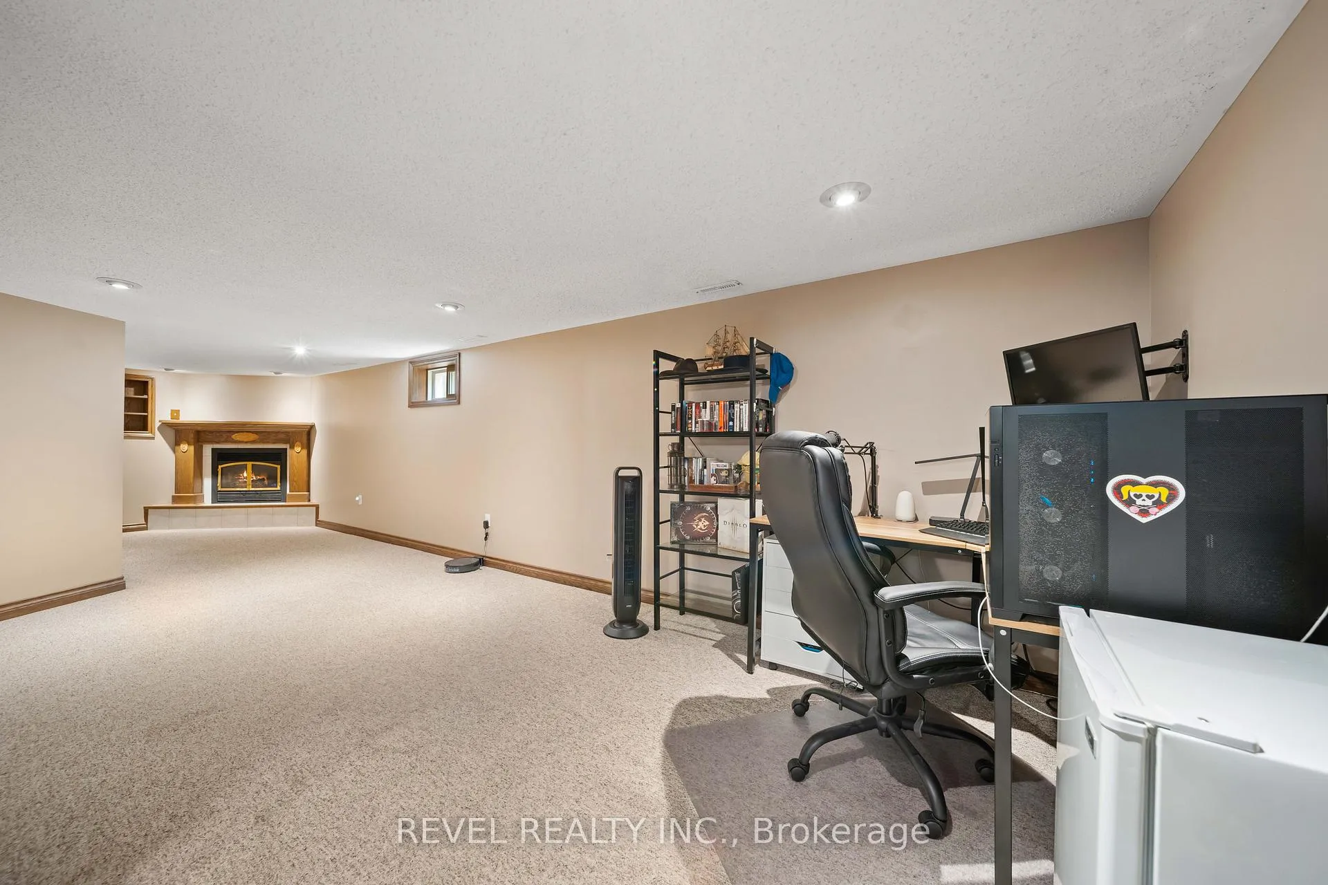 Photo 21 of 73 Queenston Crescent, London, East O — HOMEH