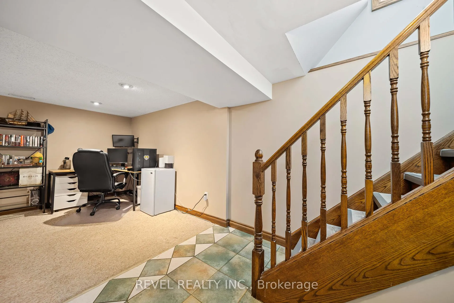 Photo 22 of 73 Queenston Crescent, London, East O — HOMEH