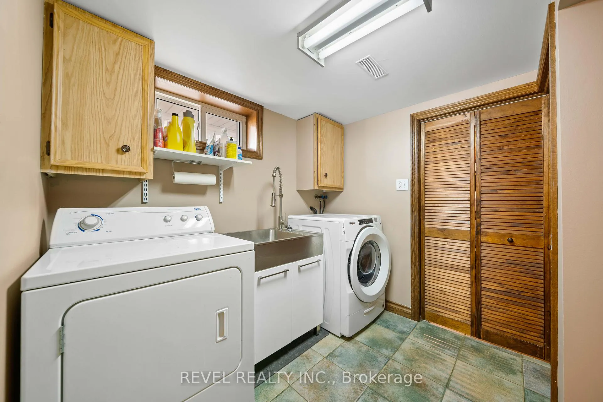Photo 27 of 73 Queenston Crescent, London, East O — HOMEH