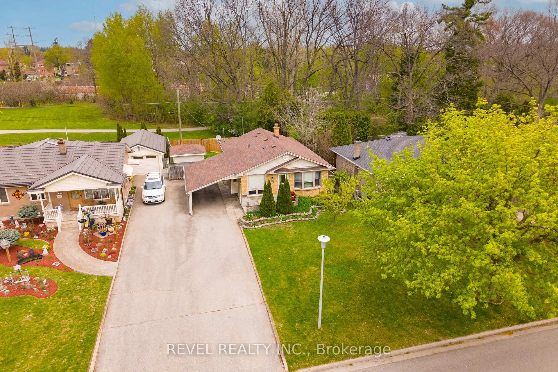 Photo 31 of 73 Queenston Crescent, London, East O — HOMEH